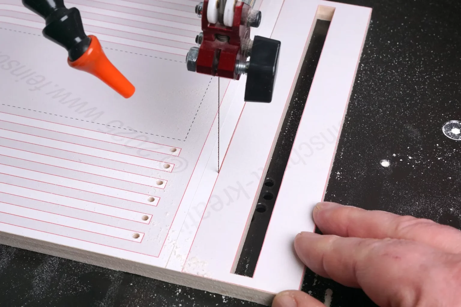 42-06-tischspiegel-deko-laubsaege-dekupiersaege-vorlage-sockel-aussenkontur-saegen