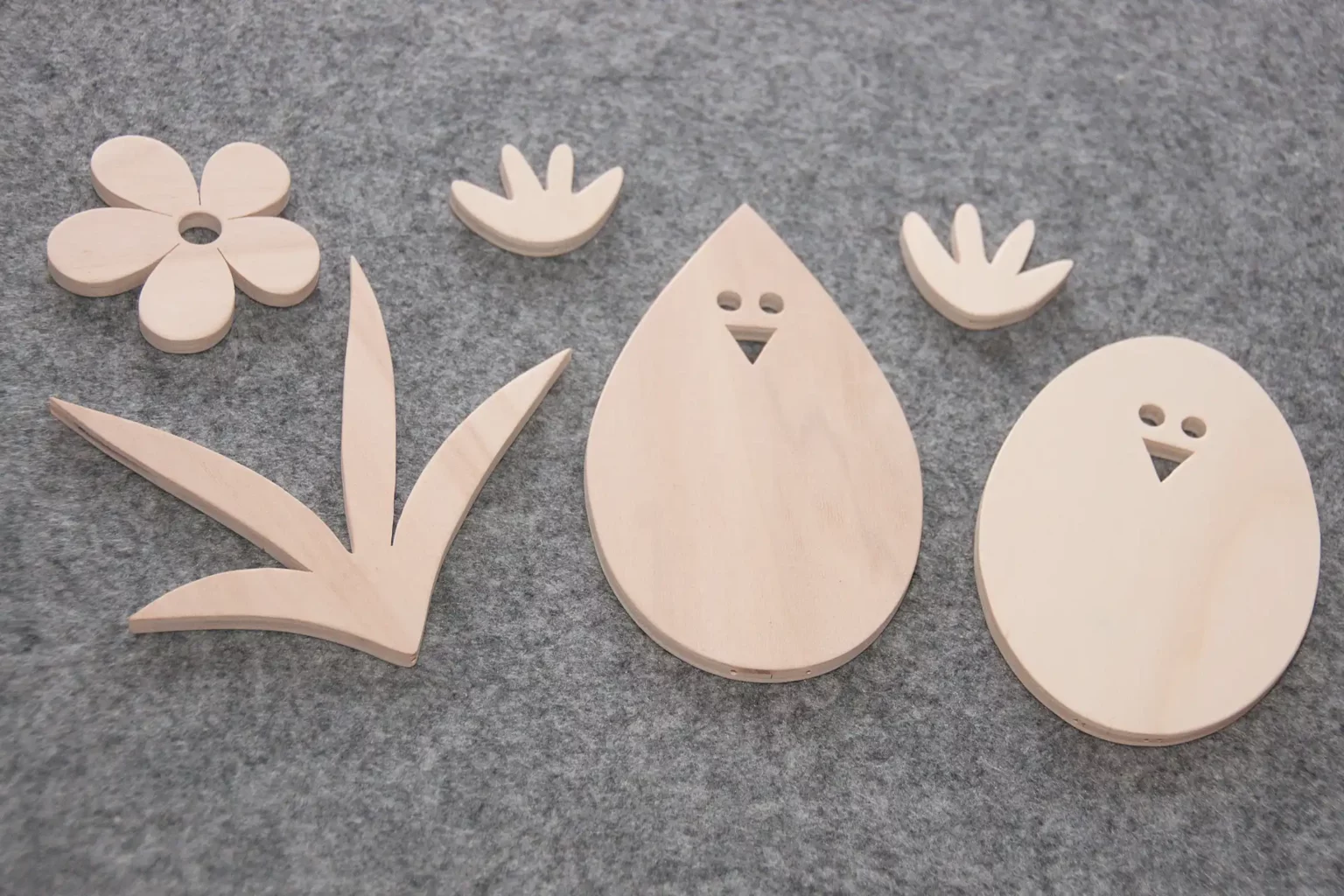 06-01a-die-huehner-sind-los-deko-laubsaege-dekupiersaege-vorlage-elemente-saegen-verputzen