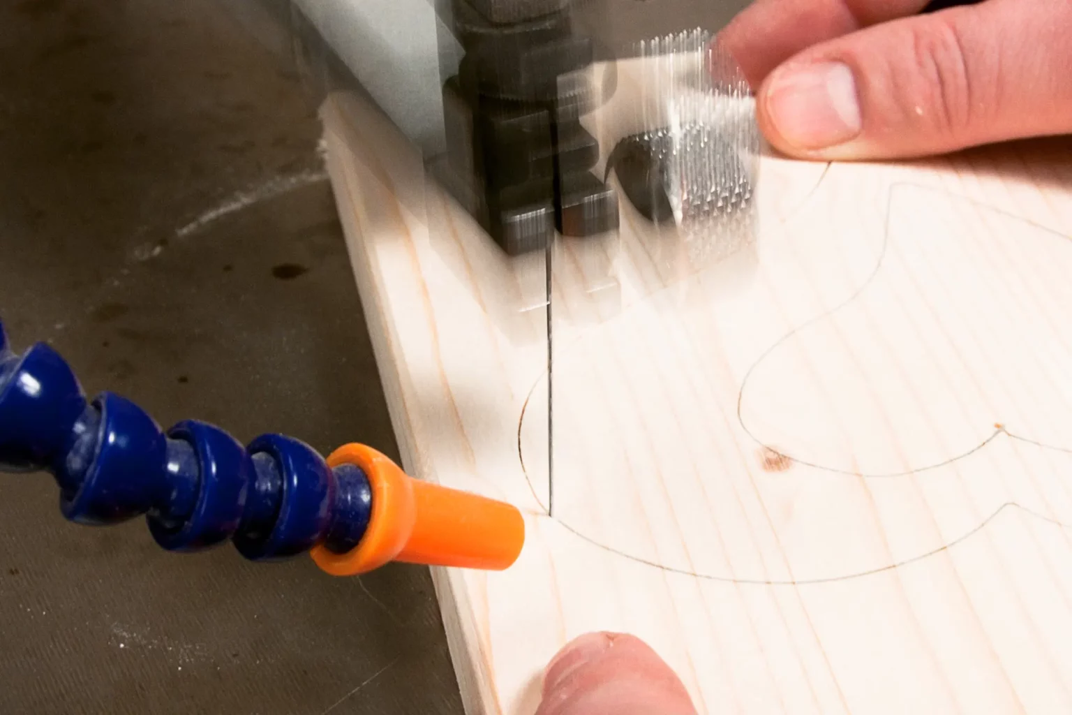 06-03-stoffherzen-diy-deko-laubsaege-dekupiersaege-vorlage-aussenkontur-saegen