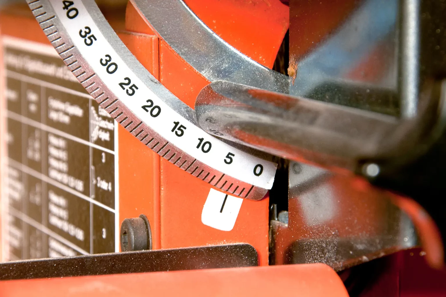 06-04-stoffherzen-diy-deko-laubsaege-dekupiersaege-vorlage-saegetisch-fuer-innen-schnitt-neigen