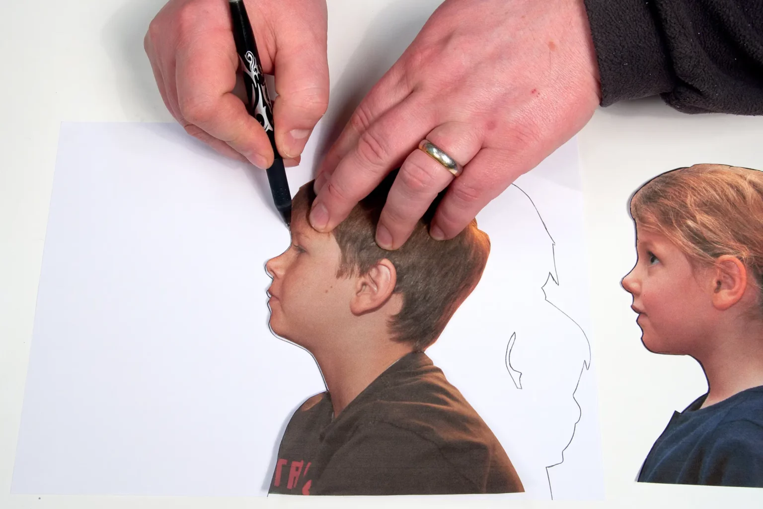 06-05-familienportrait-wandbild-deko-laubsaege-dekupiersaege-vorlage-kontur-nachzeichnen-saegevorlage-erstellen