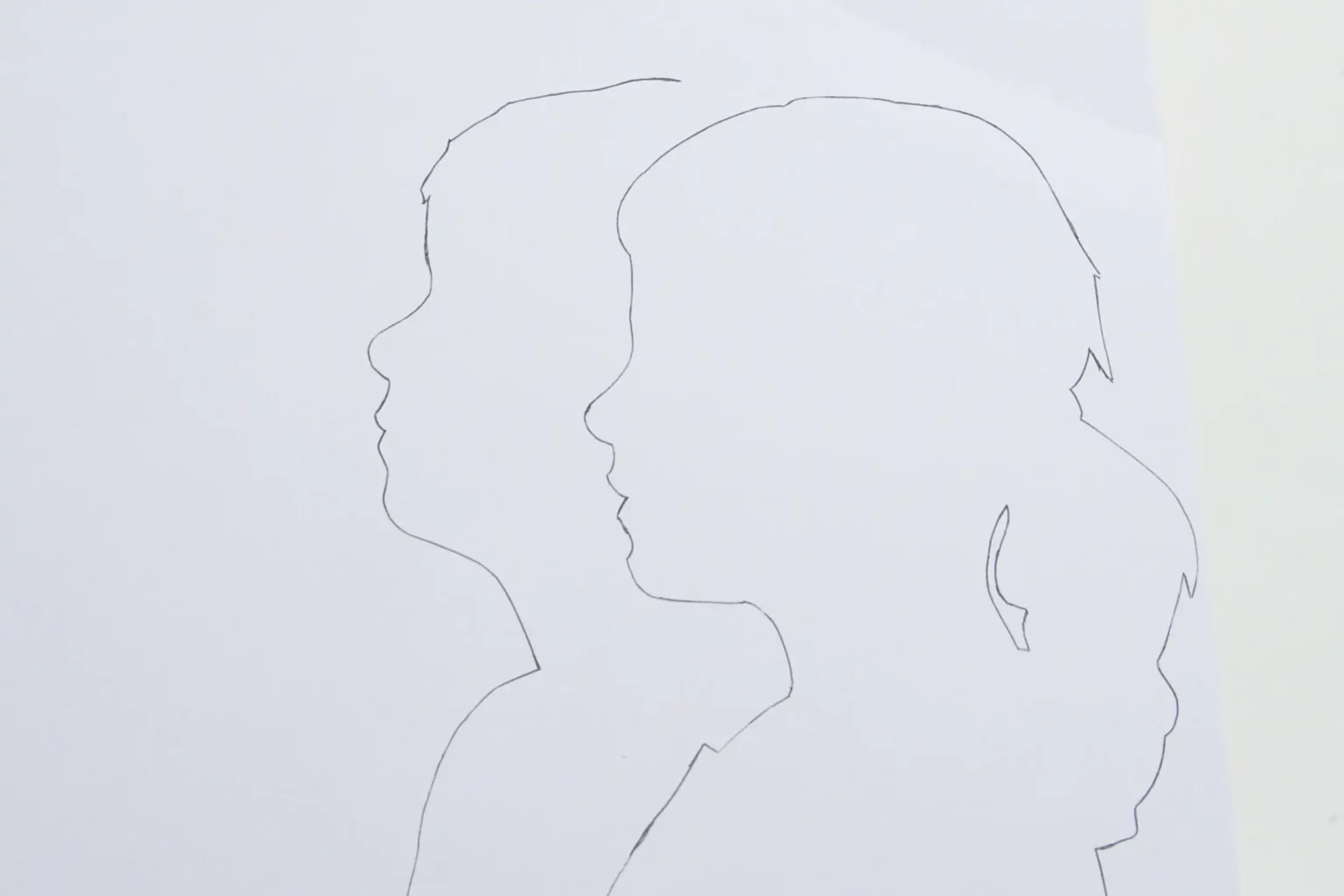 06-06-familienportrait-wandbild-deko-laubsaege-dekupiersaege-vorlage-konturen-nachgezeichnet