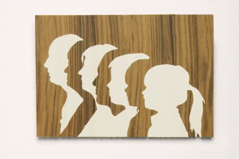 06-titel-01-familienportrait-wandbild-deko-laubsaege-dekupiersaege-vorlage