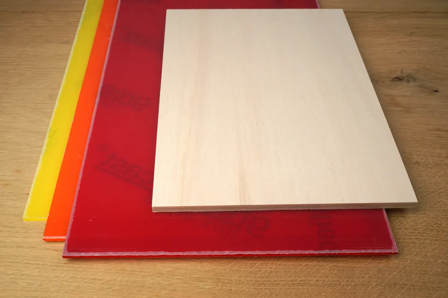 43-02-barfeeling-aufsteller-deko-laubsaege-dekupiersaege-vorlage-materialien-bereitlegen