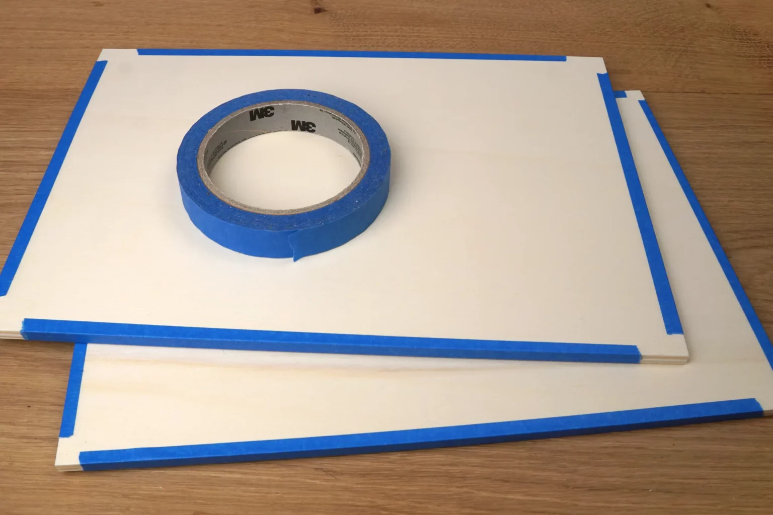 43-02-meereslicht-deko-leuchte-maritim-laubsaege-dekupiersaege-vorlage-sperrholz-blue-tape-kante-stapel-fixieren