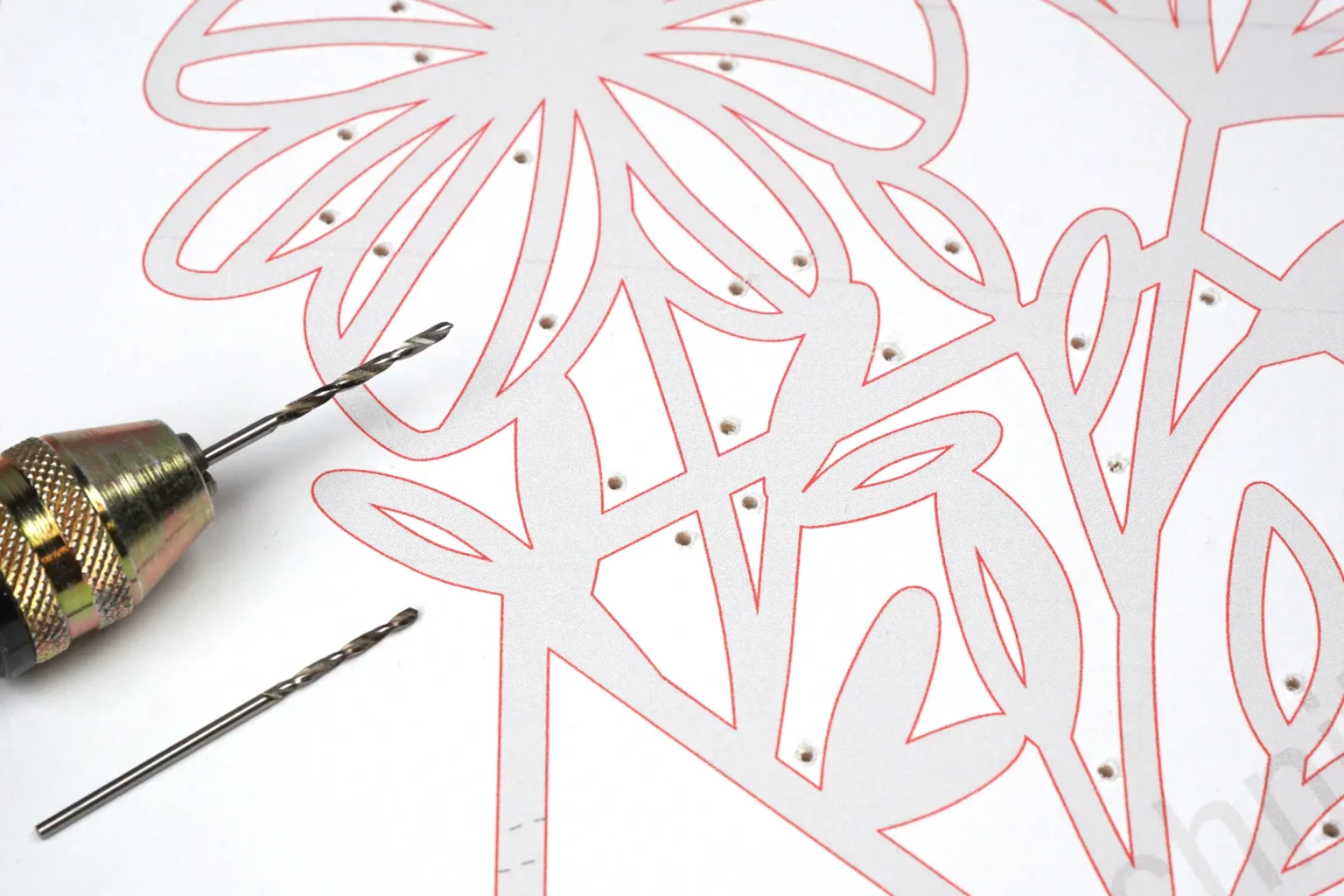 43-03-blumenpost-aufsteller-deko-laubsaege-dekupiersaege-vorlage-saegeblattdurchfuehrungen-bohren