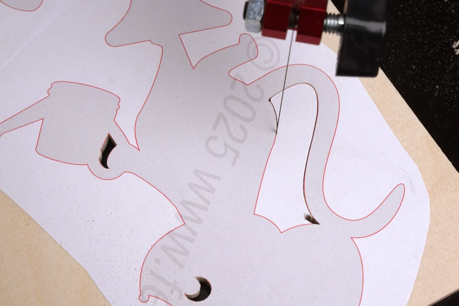 43-05-gartenhelfer-maeuse-gartenstecker-deko-laubsaege-dekupiersaege-vorlage-innenschnitte-saegen