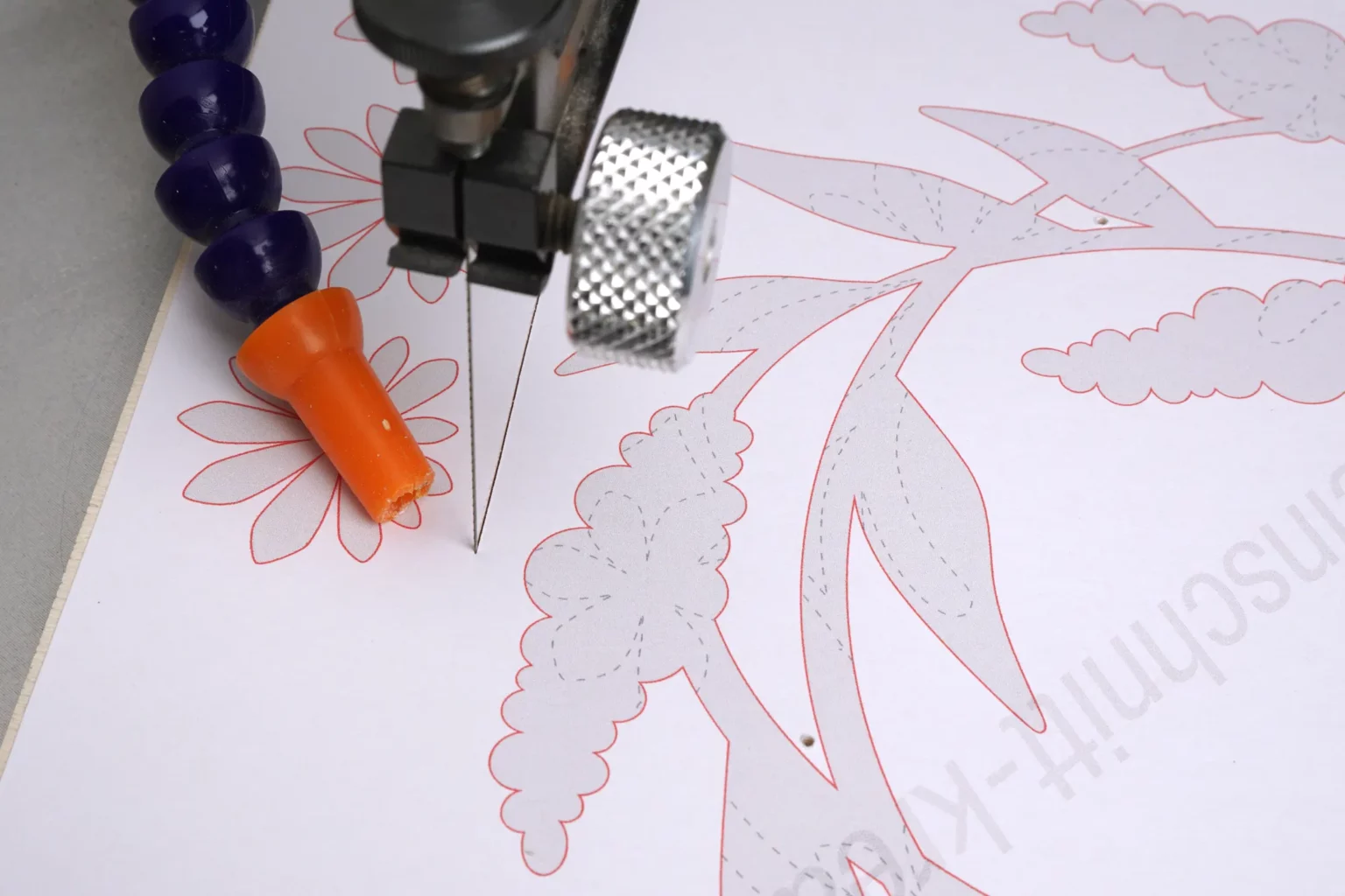 43-05-sommerkranz-deko-laubsaege-dekupiersaege-vorlage-bluetenelemente-platte-teilen