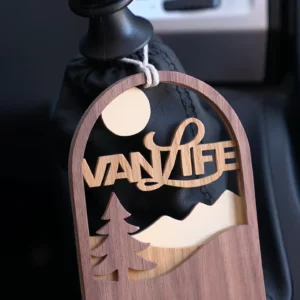 FEINSCHNITTkreativ 43 43-hashtag-02-vanlife-aufhaenger-deko-laubsaege-dekupiersaege-vorlage