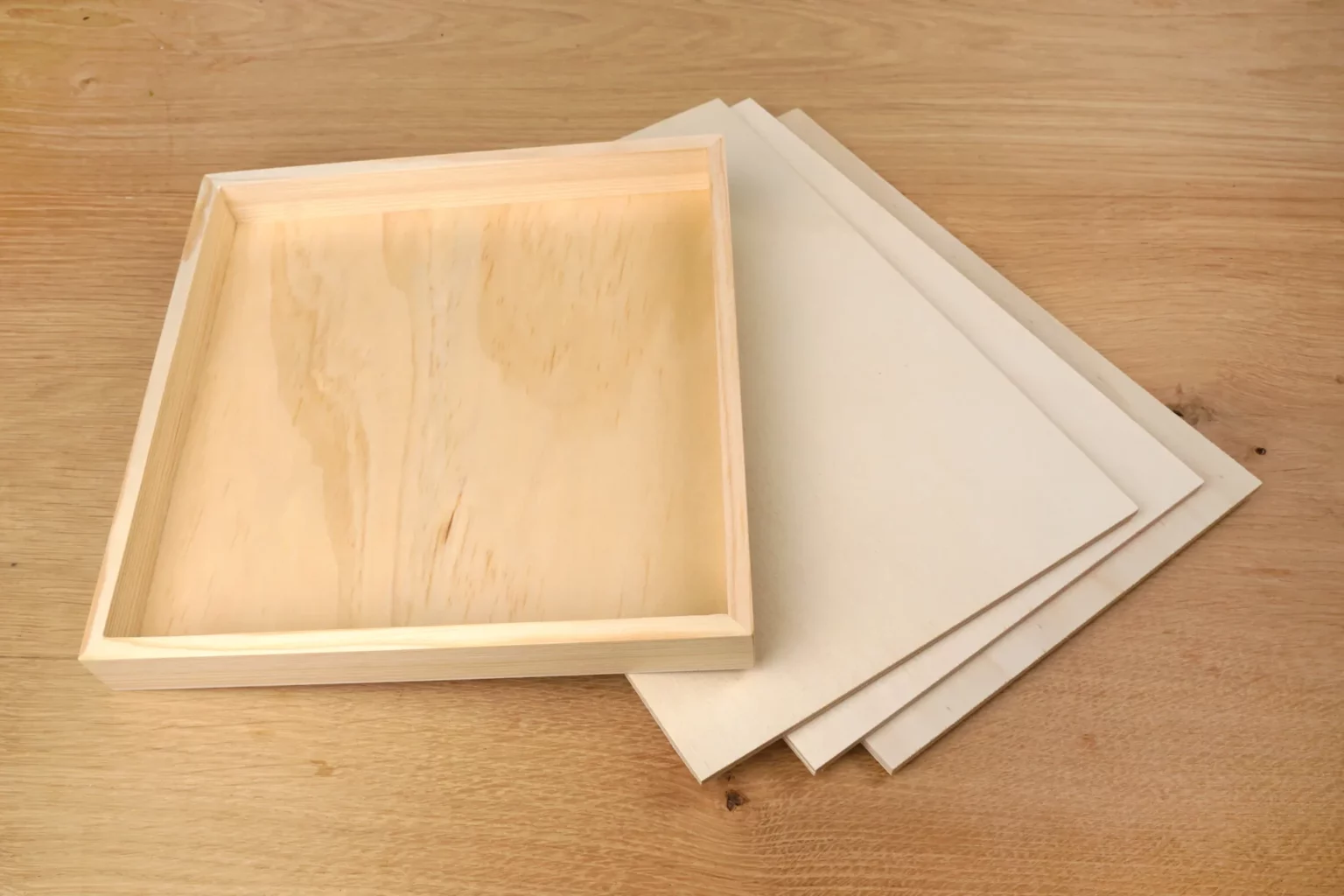 44-01-deko-tablett-laubsaege-dekupiersaege-vorlage-holzrahmen-sperrholz-bereitlegen