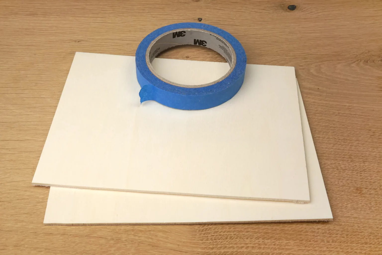 44-03-mumien-halloween-deko-aufsteller-laubsaege-dekupiersaege-sperrholz-zuschnitte-blue-tape-stapelschnitt-vorbereiten