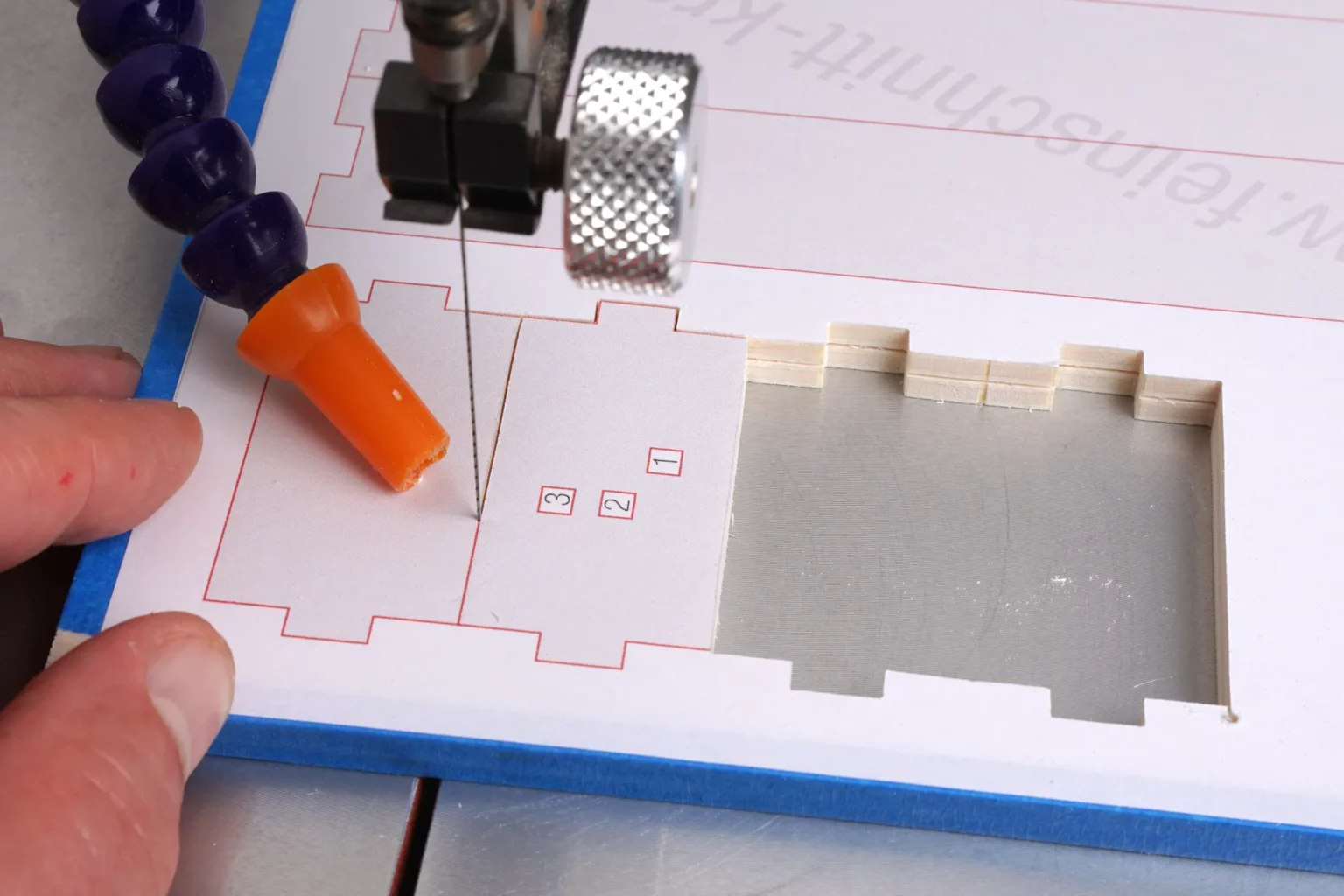 44-06-herbstfreude-deko-laubsaege-dekupiersaege-vorlage-stapel-kurze-rahmenteile-aussenkontur-aussaegen