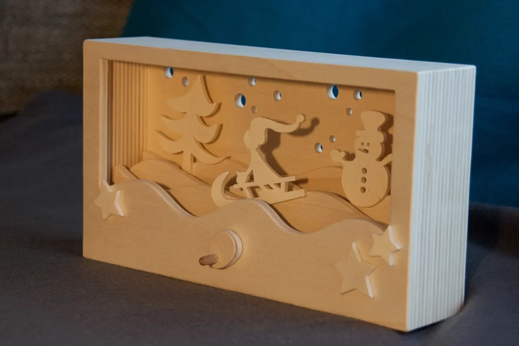 05-titel-01-bewegete-winterszene-deko-laubsaege-dekupiersaege-vorlage