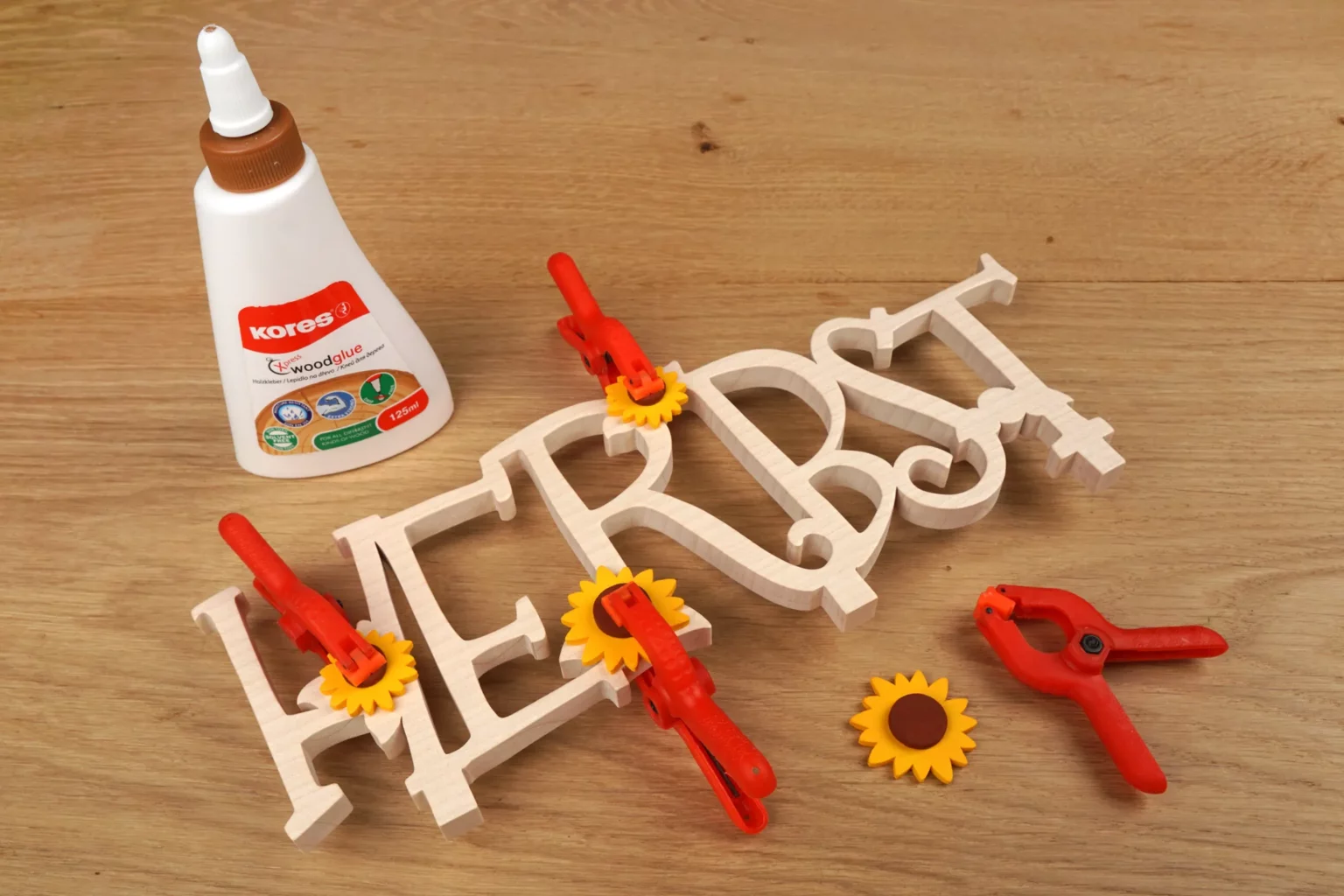 25-5-013-herbst-schriftzug-sonnenblumen-deko-laubsaege-dekupiersaege-vorlage-verleimen