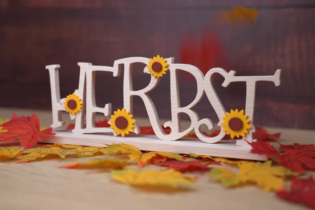 herbst-schriftzug-sonnenblumen-deko-diy-holz-laubsaege-dekupiersaege-abonnenten-digital-vorlage-titel-1