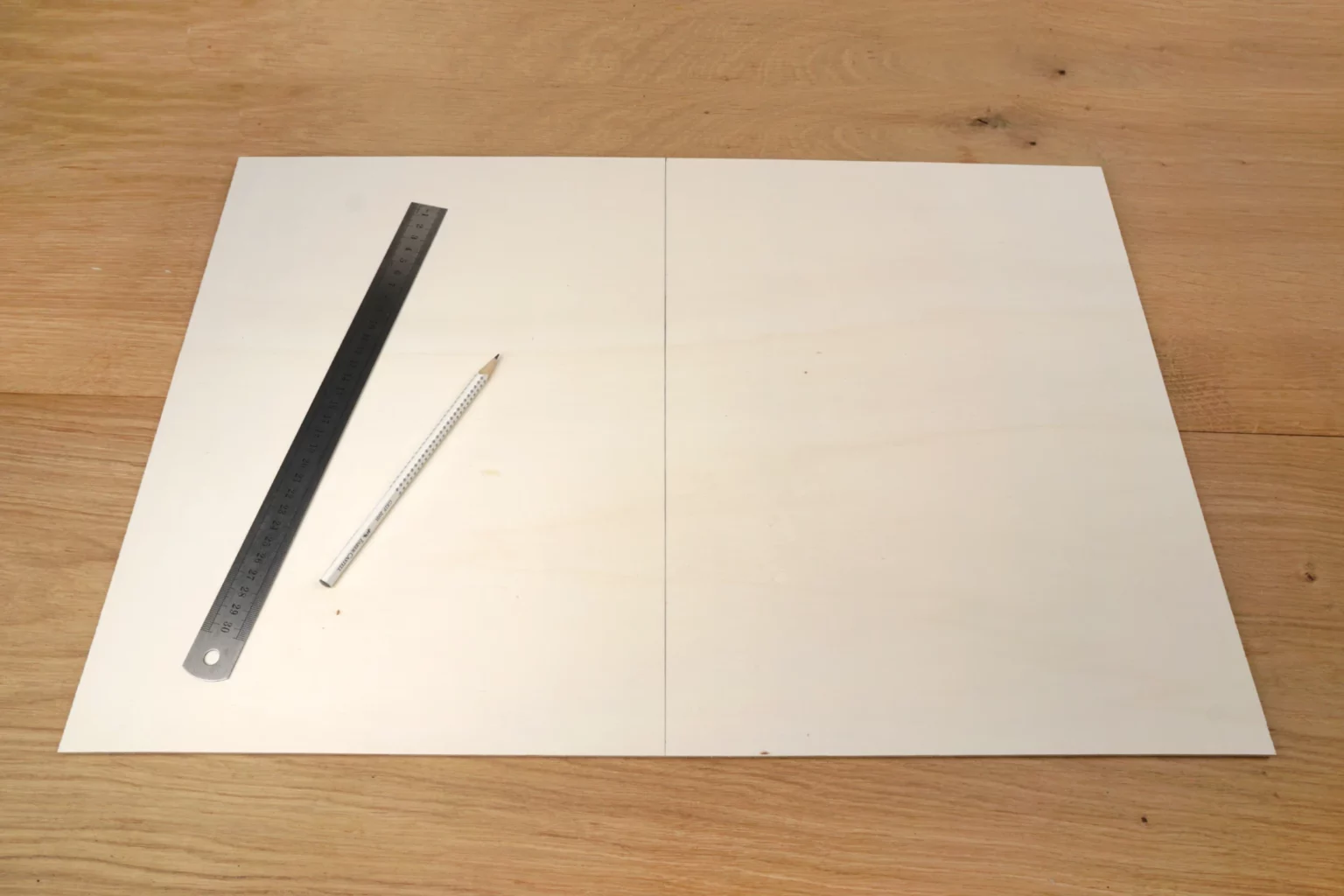 45-02-weihnachts-kranz-deko-tuer-schmuck-laubsaege-dekupiersaege-vorlage-mittellinie-einzeichnen