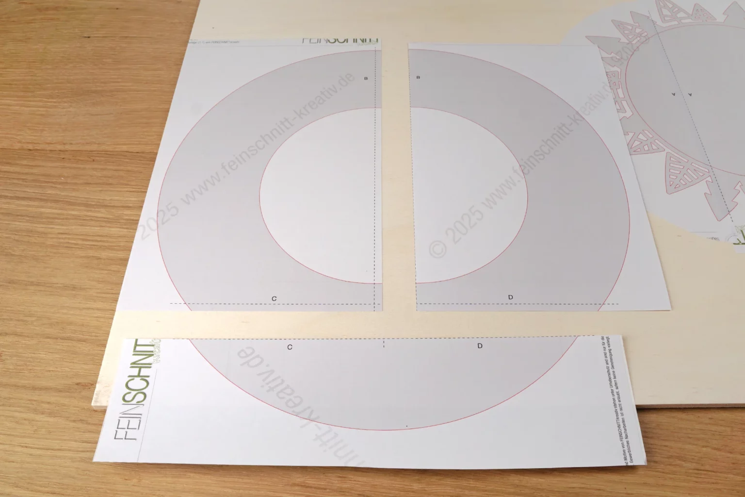 45-04-weihnachtsteller-deko-servier-platte-laubsaege-dekupiersaege-vorlage-zusammenfuehren-tellerrand