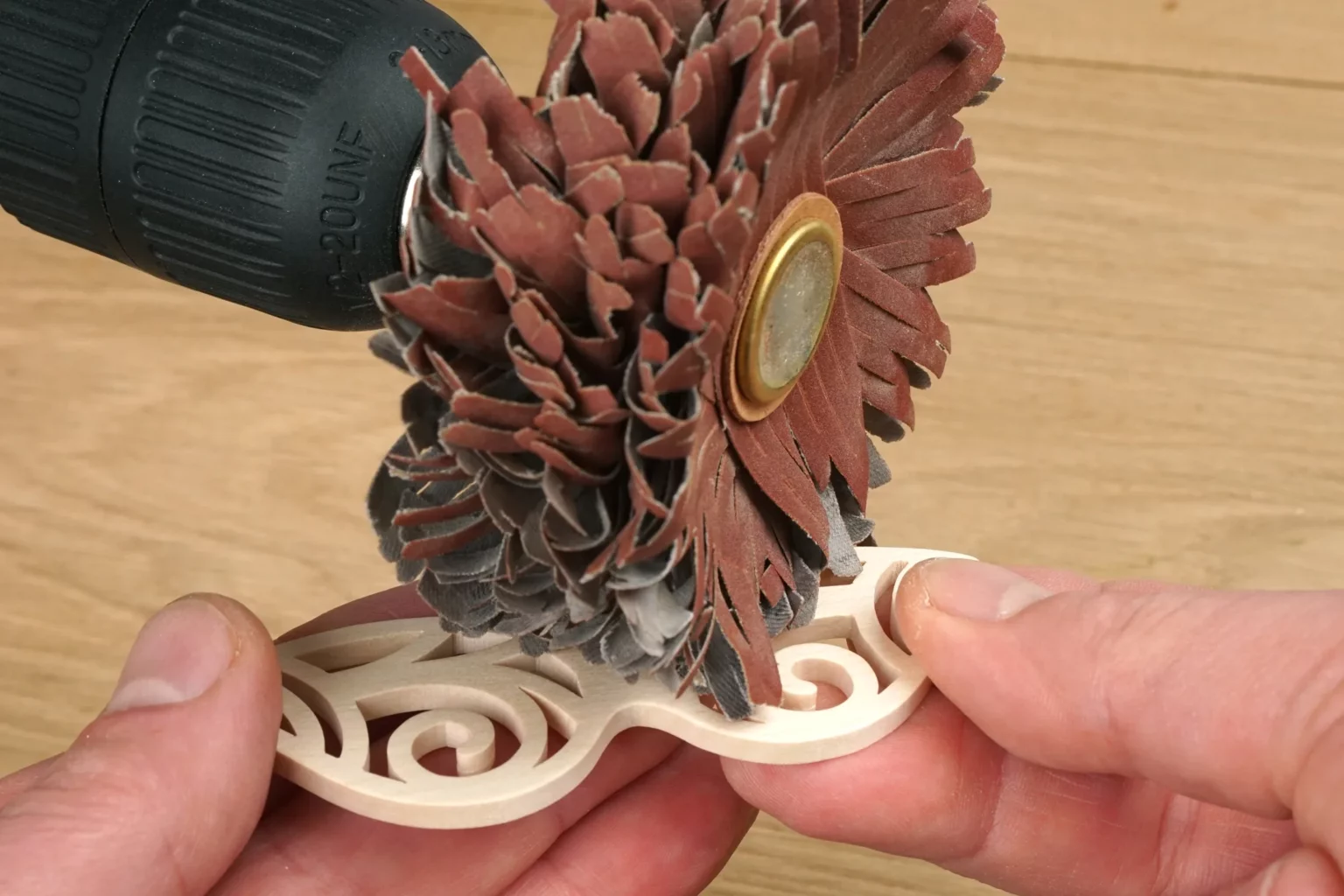 45-05-engelsflug-weihnachten-engel-fluegel-baum-anhaenger-laubsaege-dekupiersaege-vorlage-verputzen