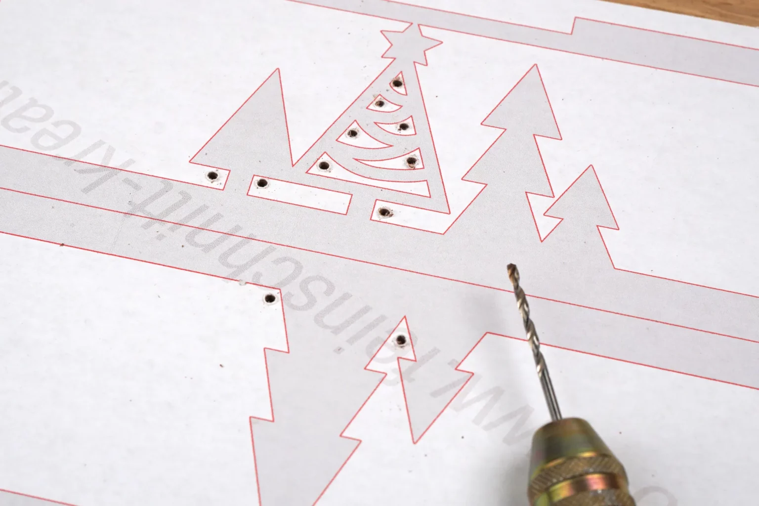 45-05b-advent-im-quadrat-weihnachten-kranz-deko-laubsaege-dekupiersaege-vorlage-bohren-seiten