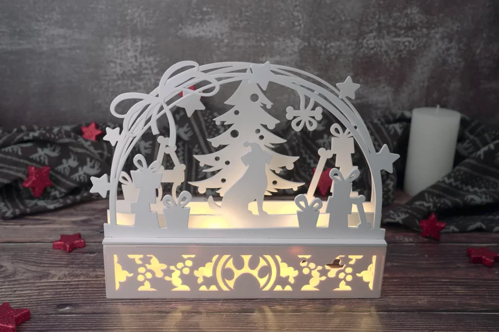 schwibbogen-hundeglueck-abonennten-laubsaege-dekupiersaege-vorlage-titel-mit-ziersockel-beleuchtet