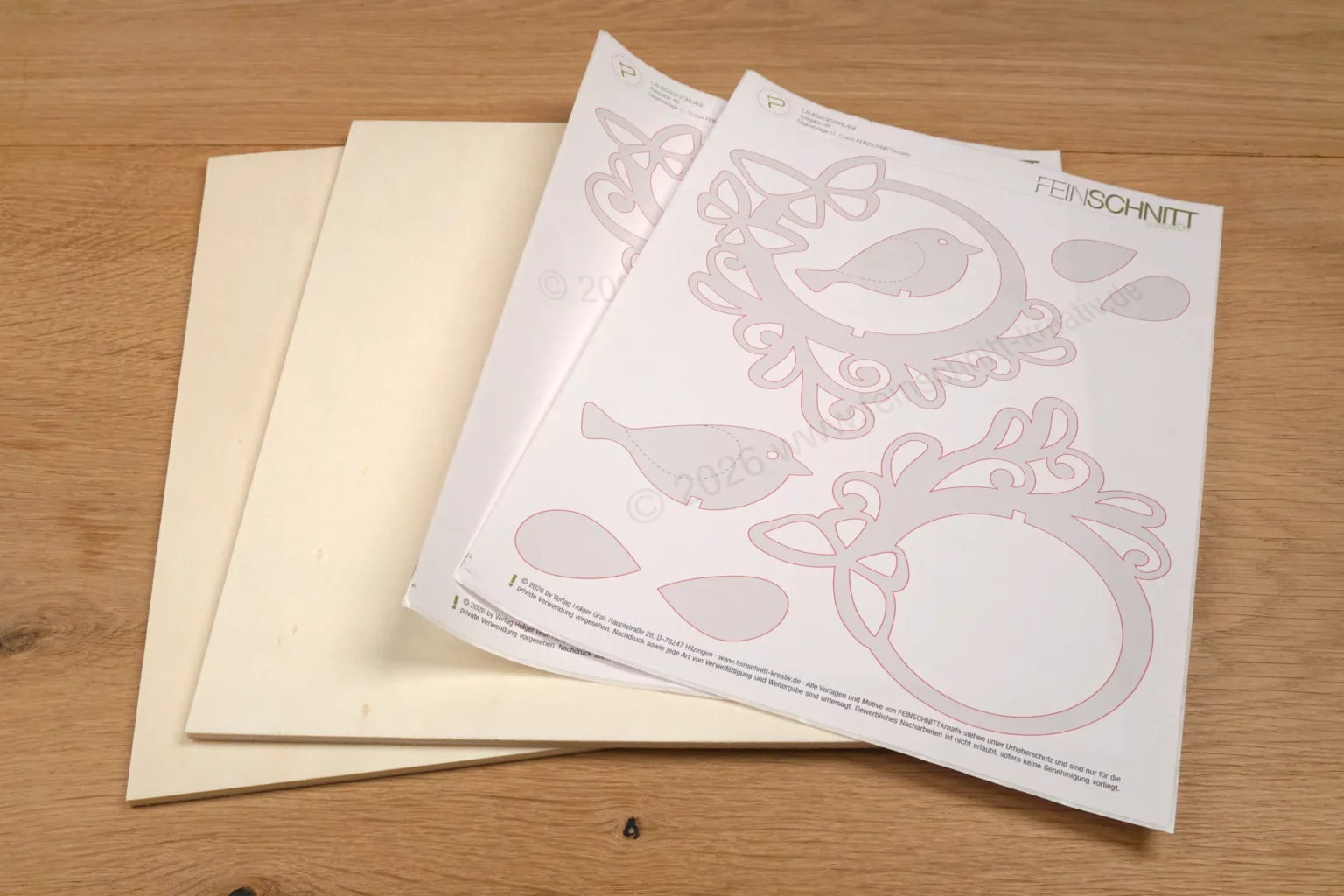 46-01-vogel-schaukel-fenster-bild-haenger-schmetterling-deko-laubsaege-dekupiersaege-vorlage-ausdrucken