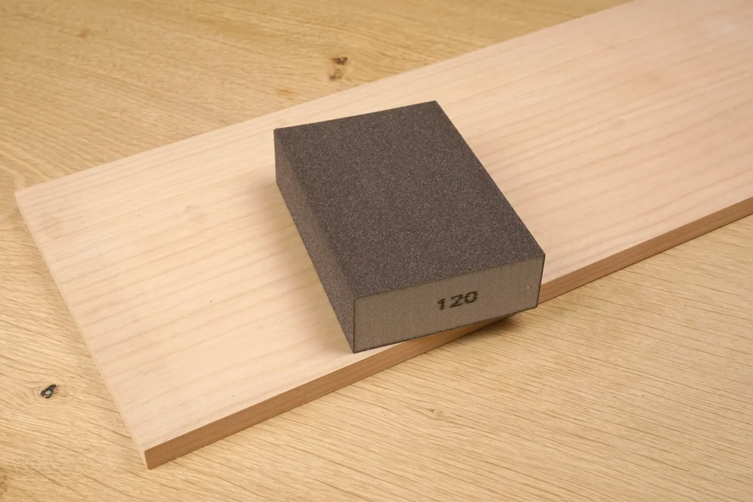 002-string-art-diy-idee-nagelbild-garnbild-blumenvase-massivholz-platte-vorschleifen