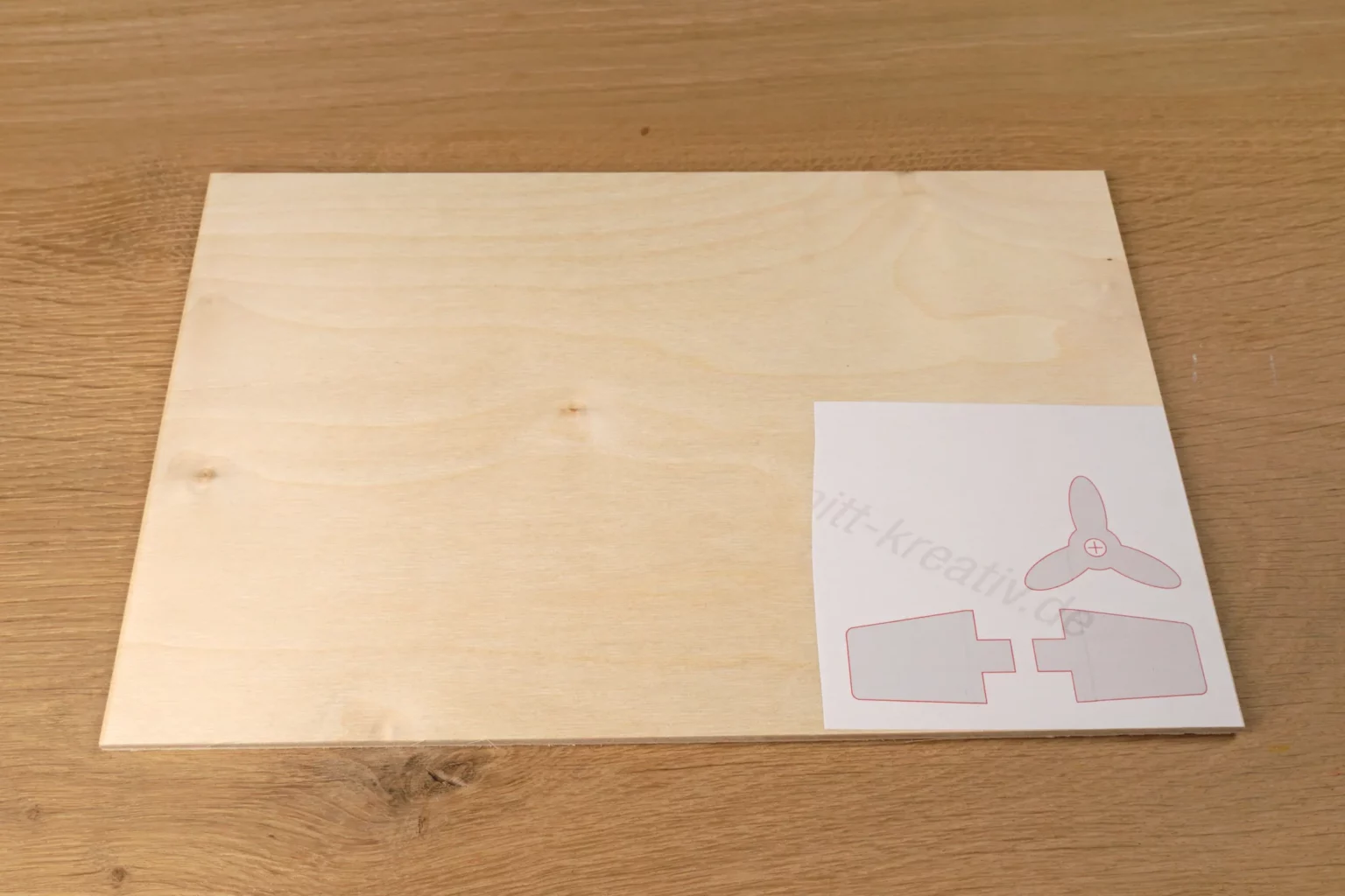 47-004-wolkenstuermer-spielzeug-flugzeug-kinder-laubsaege-dekupiersaege-vorlage-aufkleben-4mm