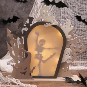 48-titel-1-knochengeklapper-halloween-aufsteller-skelett-geist-schloss-lichterkette-grusel-dekupiersaege-vorlage